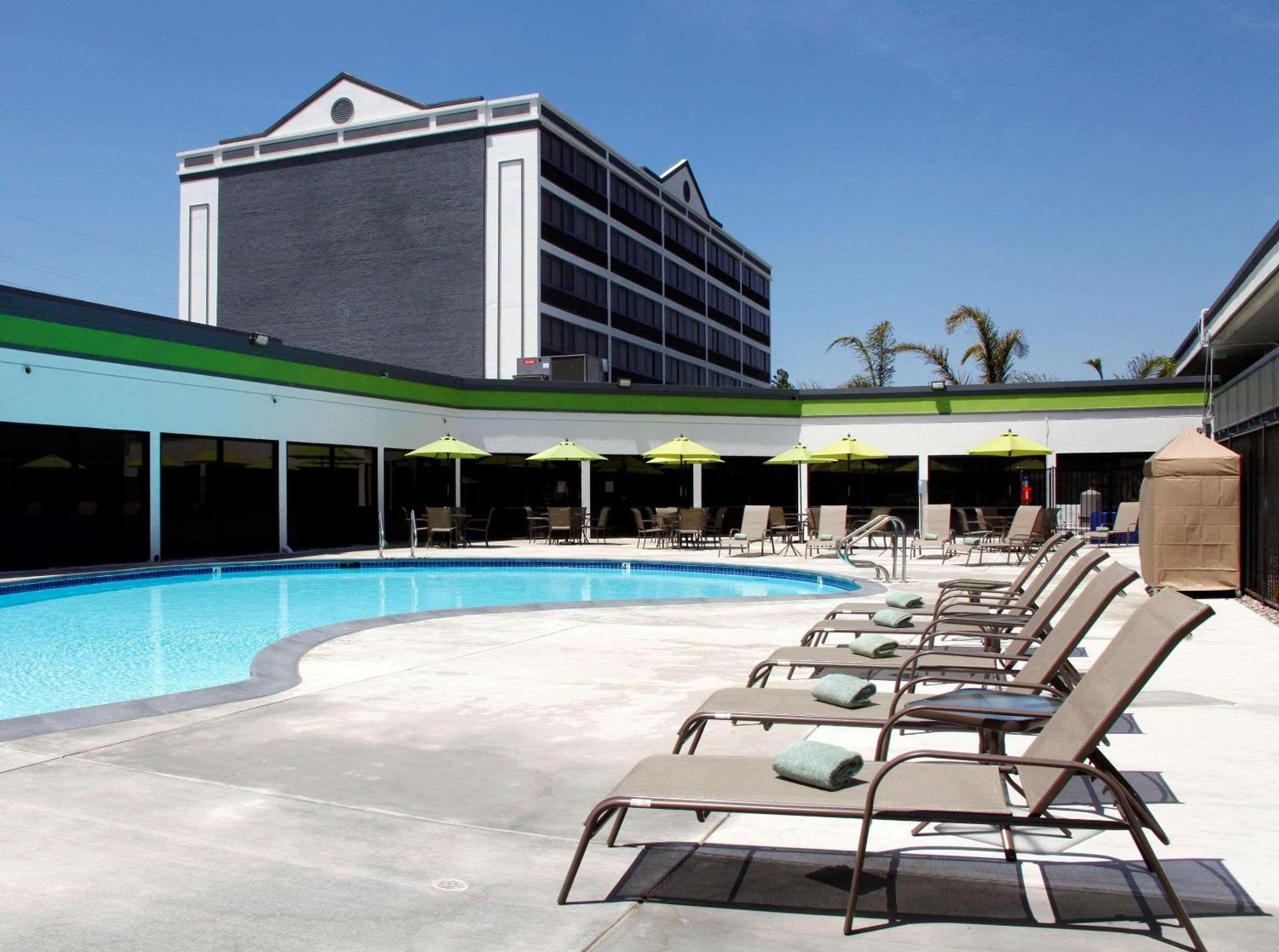 Radisson Airport Hotel