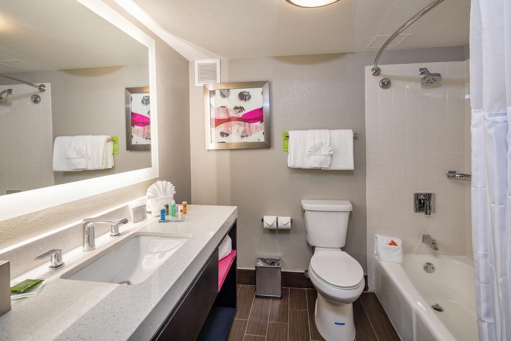 Radisson Airport Hotel 3*