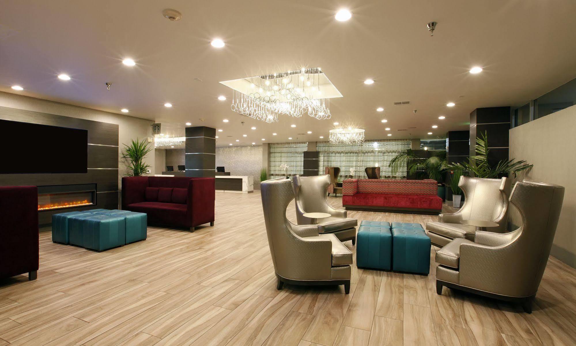 Radisson Airport Hotel 3*